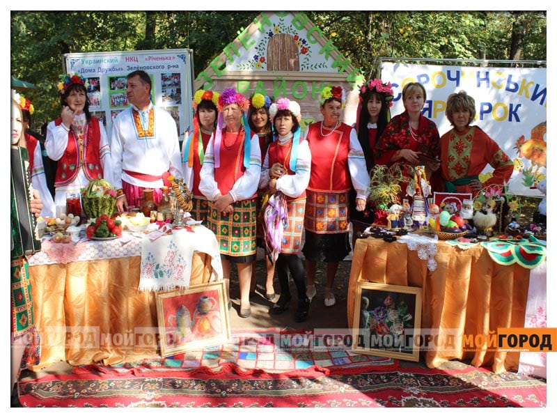 Тапочки из войлока делают мастерицы в селе ЗКО