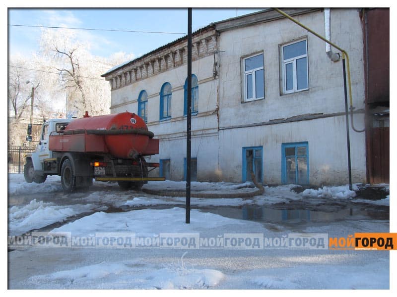 В Атырау женщина погибла при падении с окна многоэтажного дома