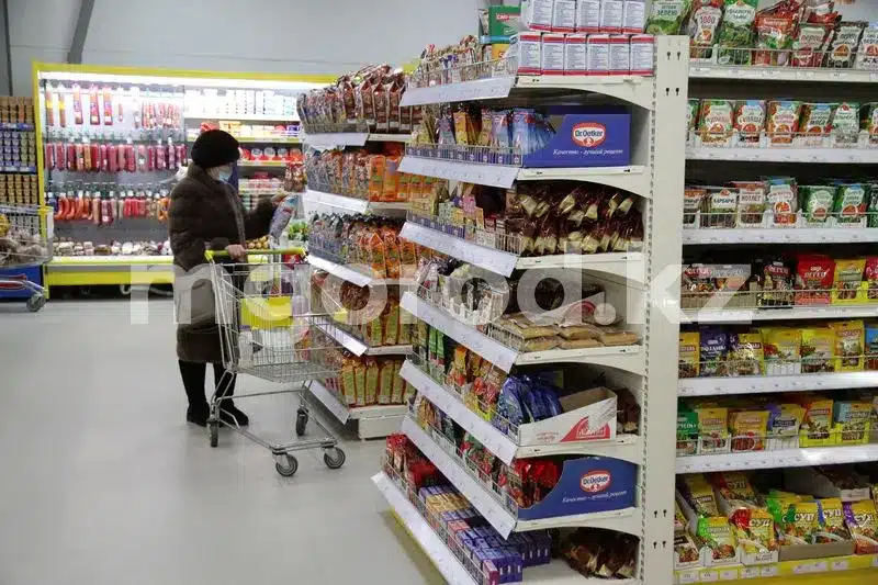 Просроченные продукты нашли на полках супермаркетов Уральска