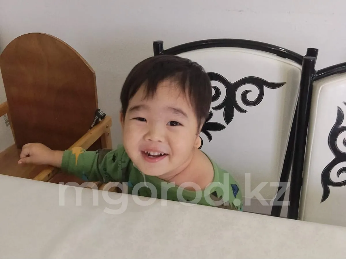 «У нас появился шанс». Мальчику из Уральска восстановят слух