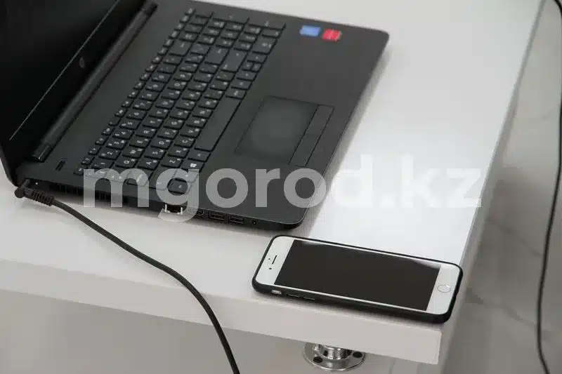 Казахстанцы устанавливают терминалы Starlink. В Минцифры назвали это незаконным