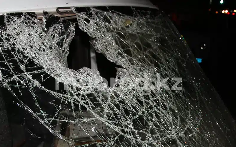 Два авто сгорели при столкновении на трассе Алматы — Коргас