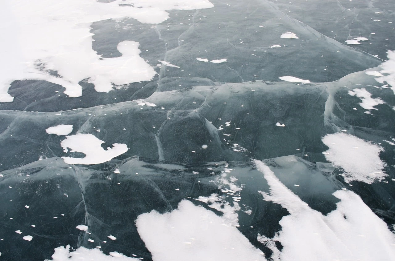Как не провалиться под лёд и спастись, если это случилось
