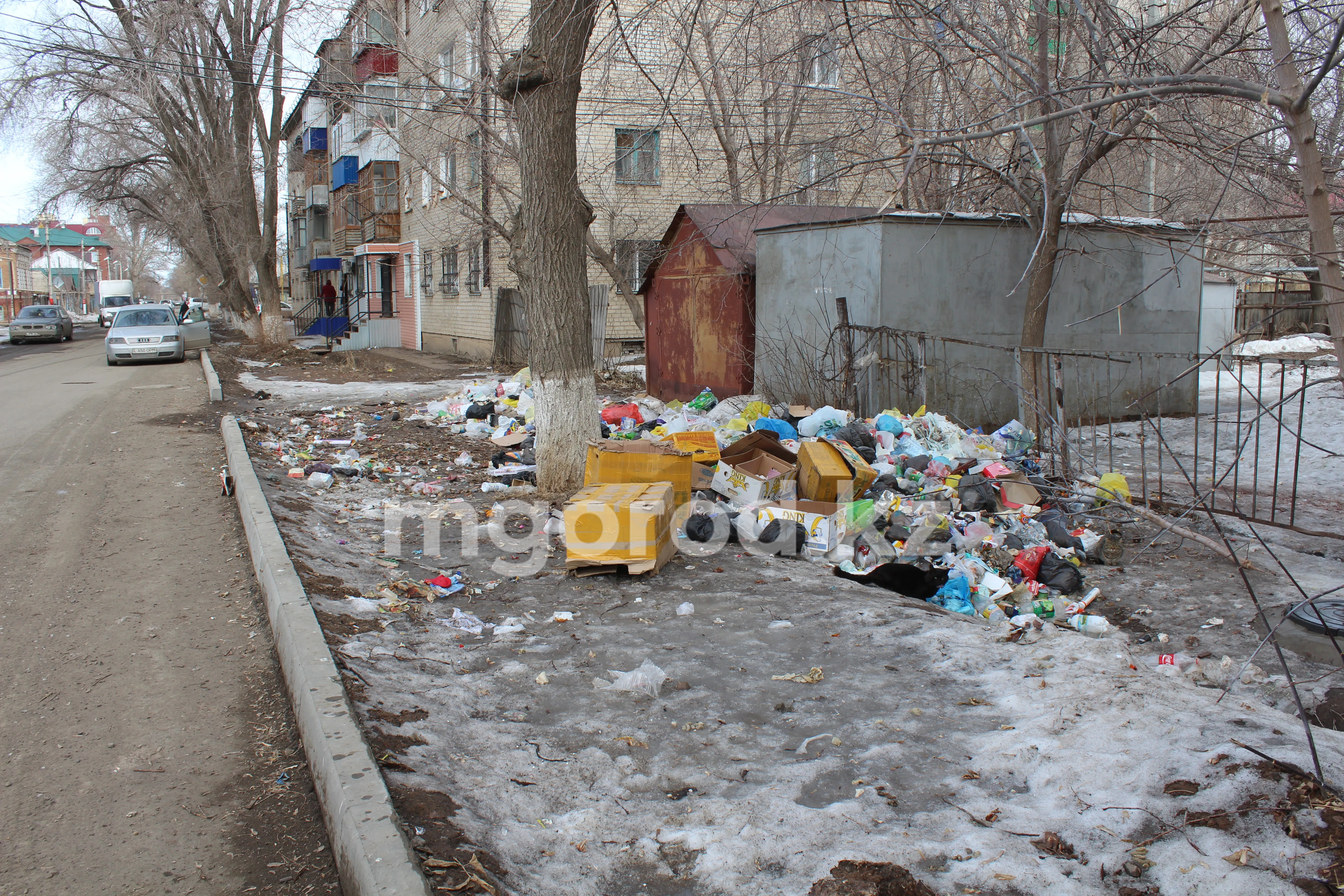 На 1,3 млн тенге оштрафовали уральцев за нарушение правил благоустройства
