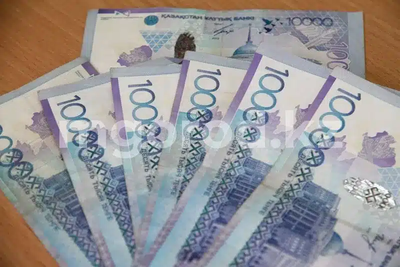 Продавец оформила микрокредит на пенсионерку в ЗКО