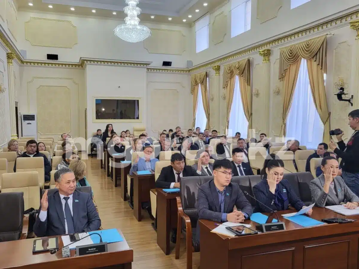 Окончательное решение по повышению тарифа за проезд в Уральске приняли депутаты