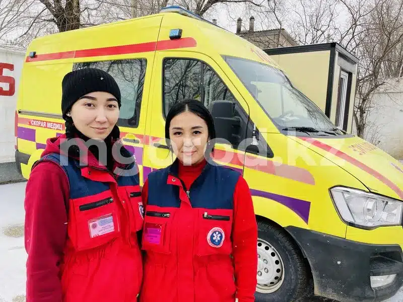 «От меня ещё никто не уходил»: фельдшеры Уральска реанимировали мужчину