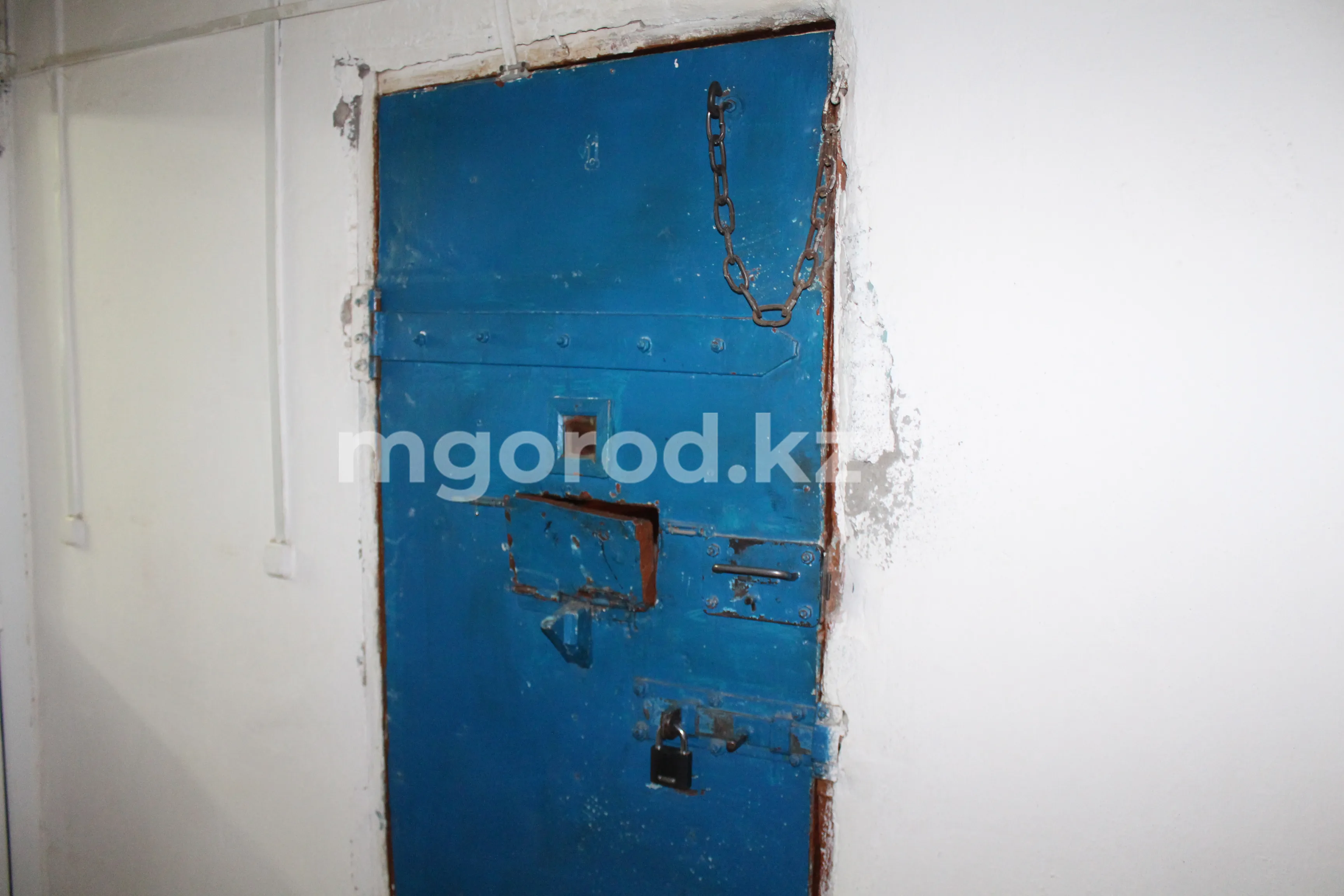 Сестра подследственного заявила о попытках суицида в СИЗО Уральска