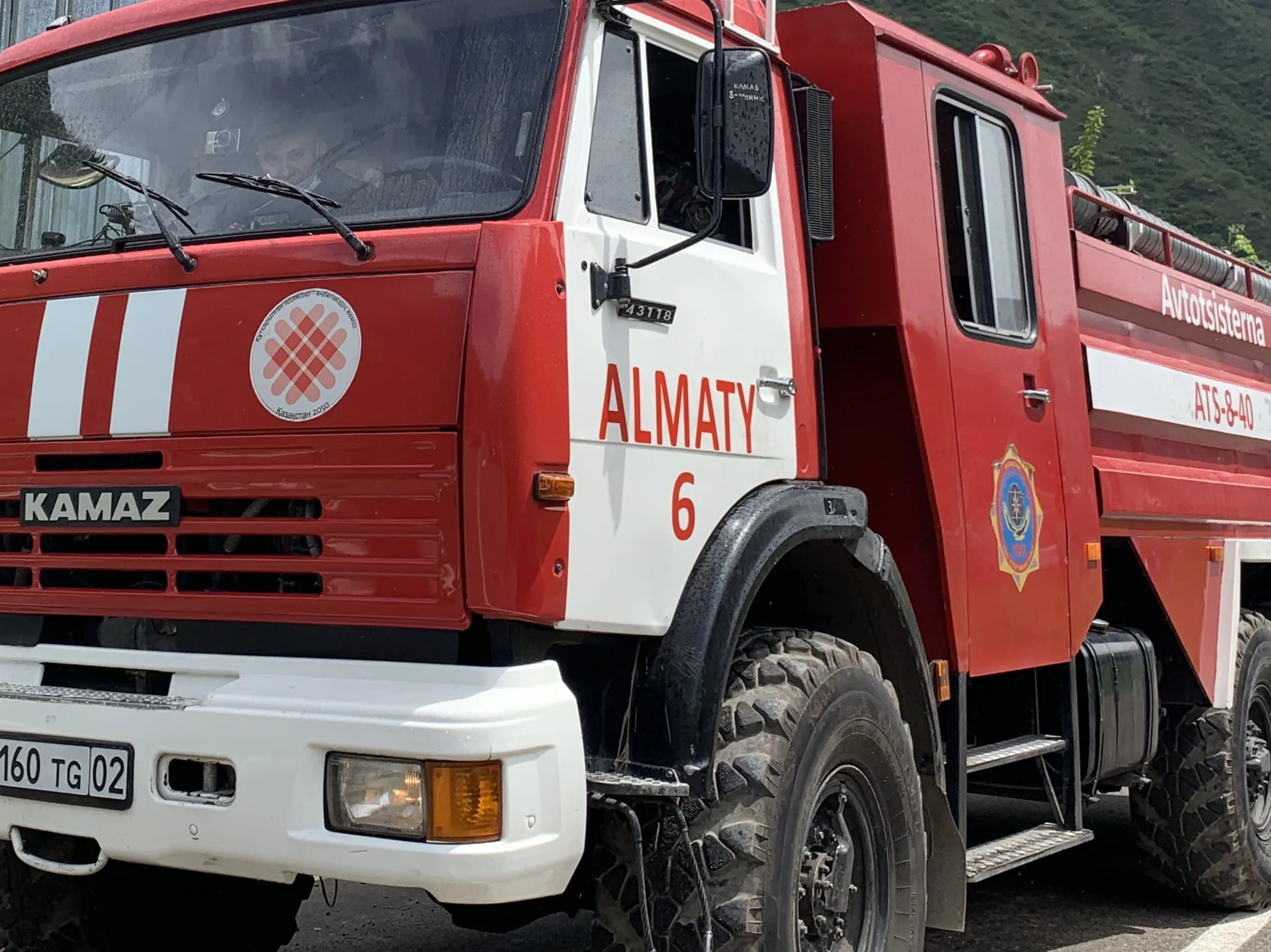 Водитель бензовоза пострадал при пожаре на АЗС в Алматинской области