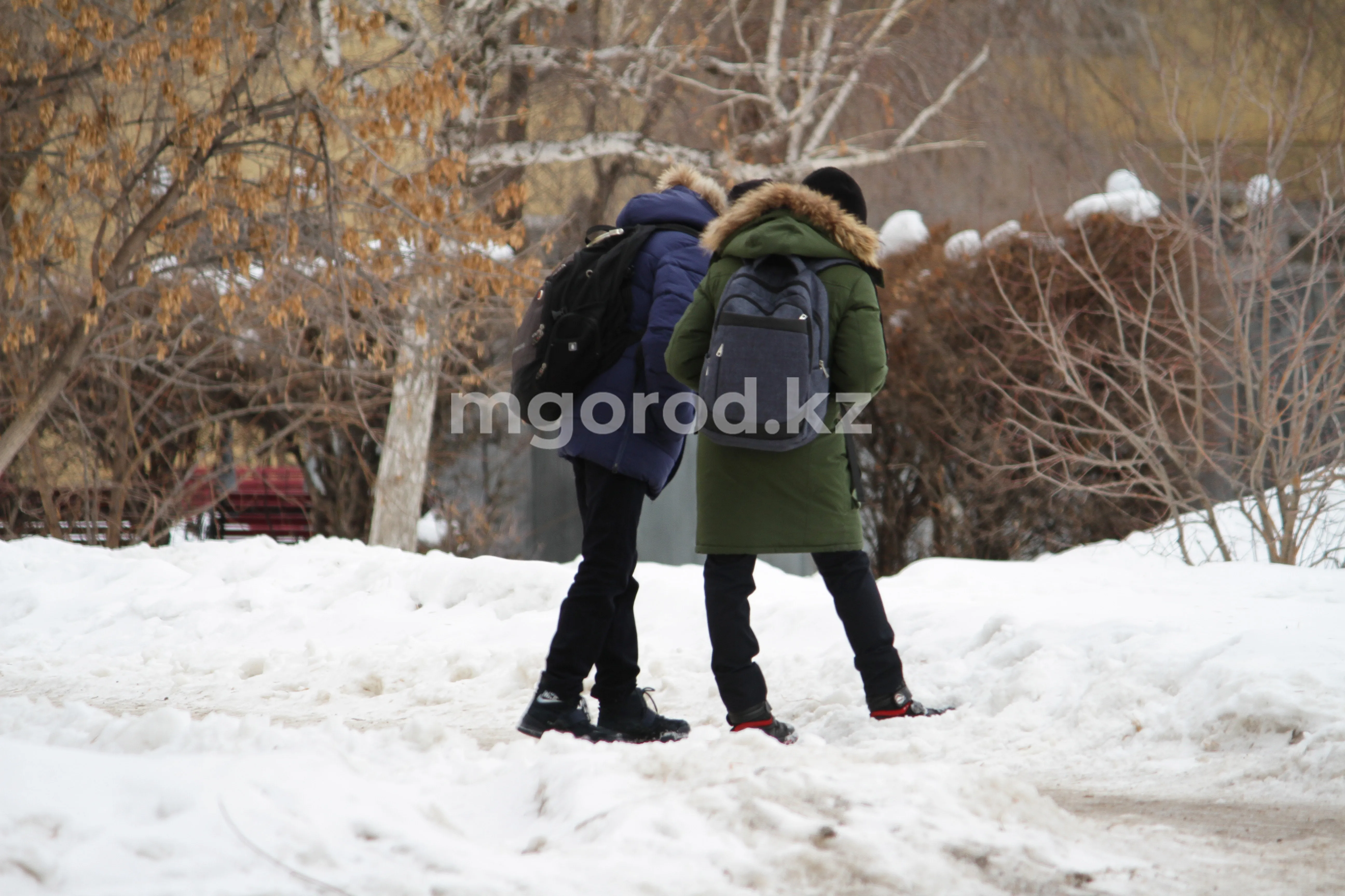 Маму третьеклассника в Атырау оштрафовали за прогулы сына