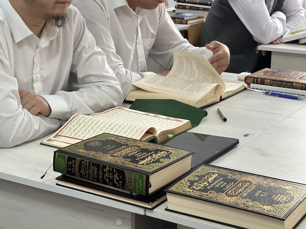 Медресе и семинарии: где казахстанцы могут получить религиозное образование