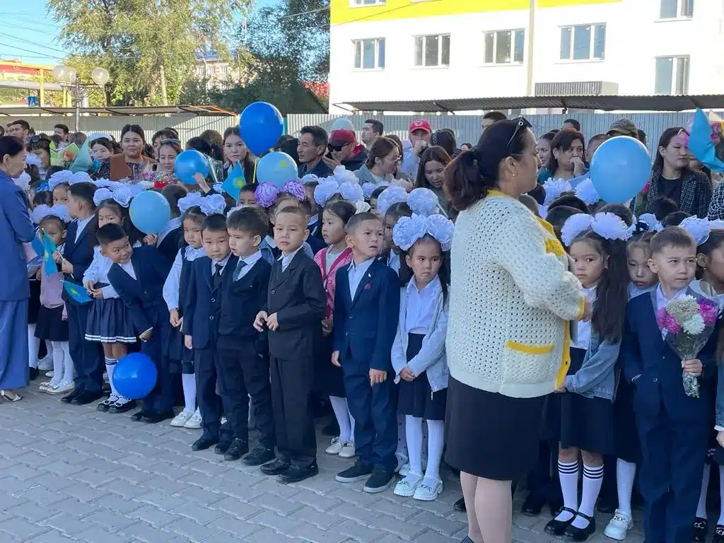 В Казахстане изменили срок приема документов в первый класс