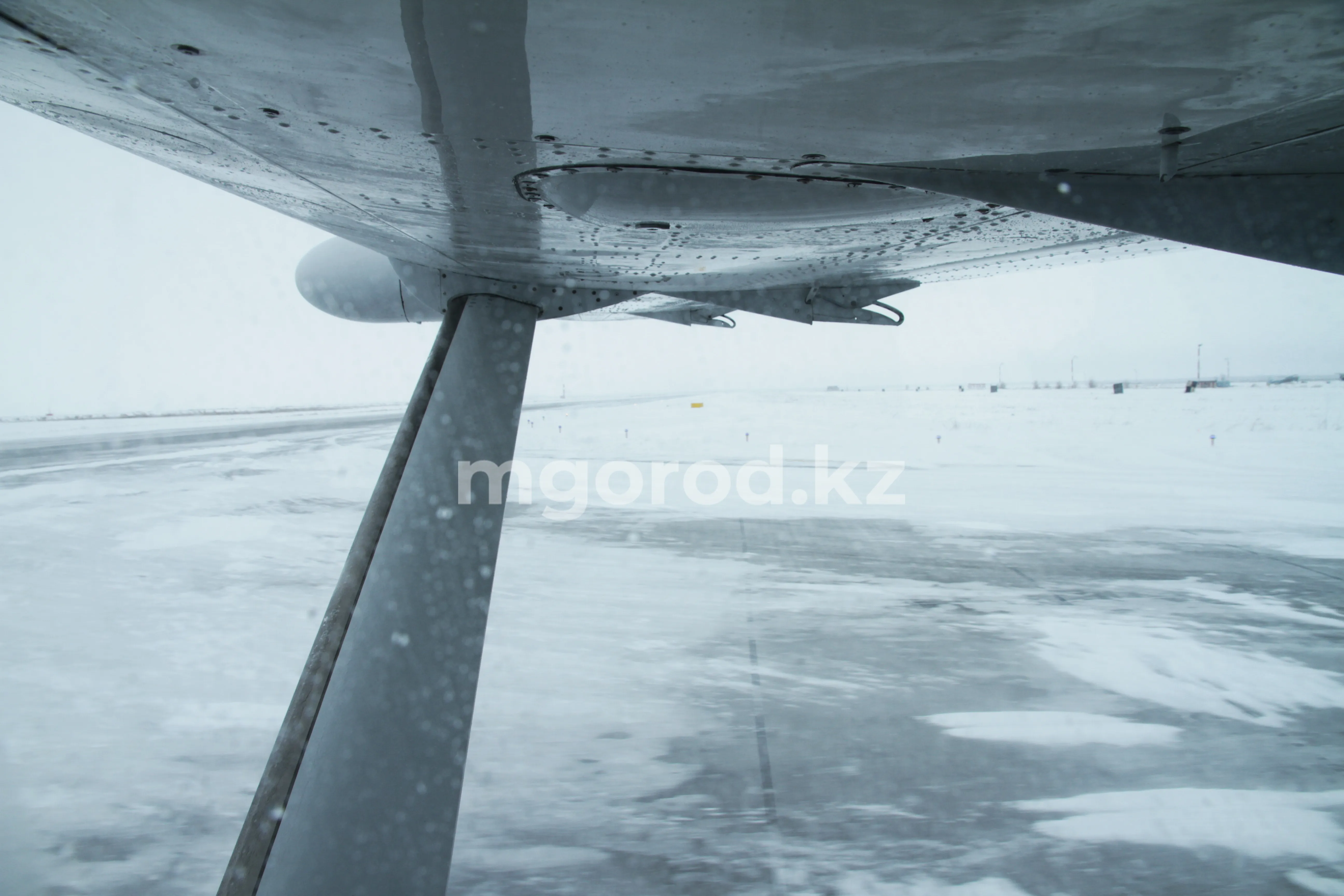 Из-за непогоды в Уральске задерживаются авиарейсы