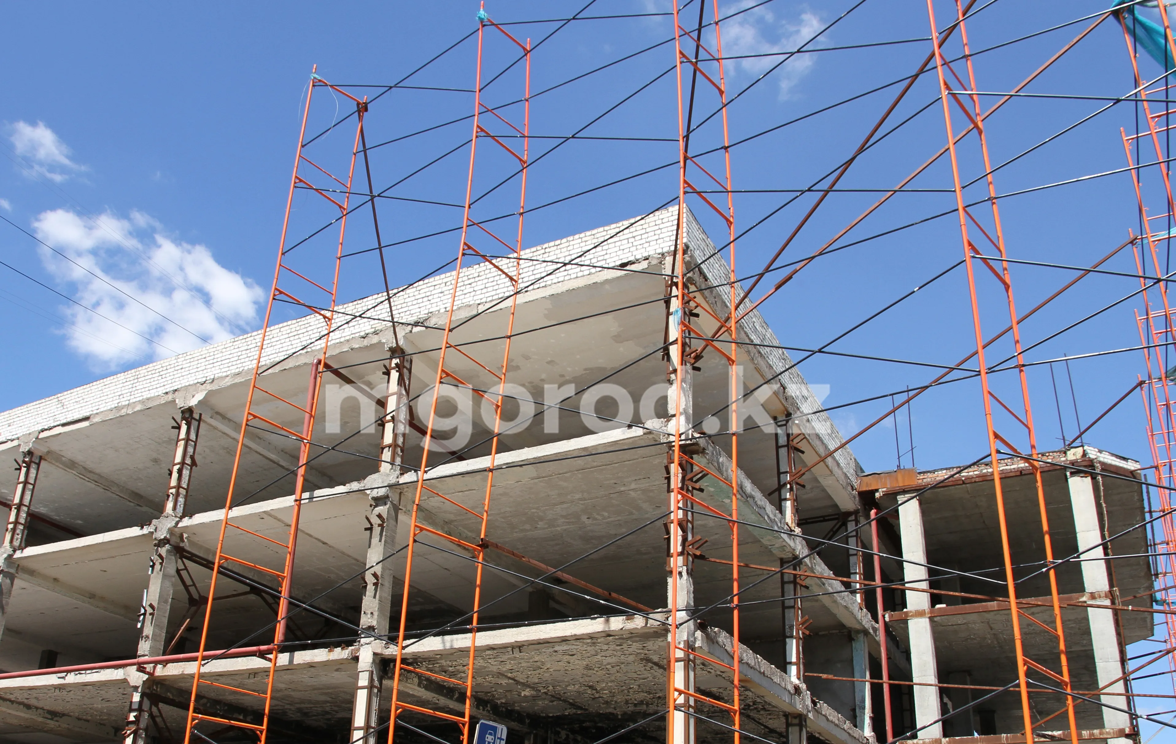 Обманутые дольщики отсудили деньги у мошенников в Атырау