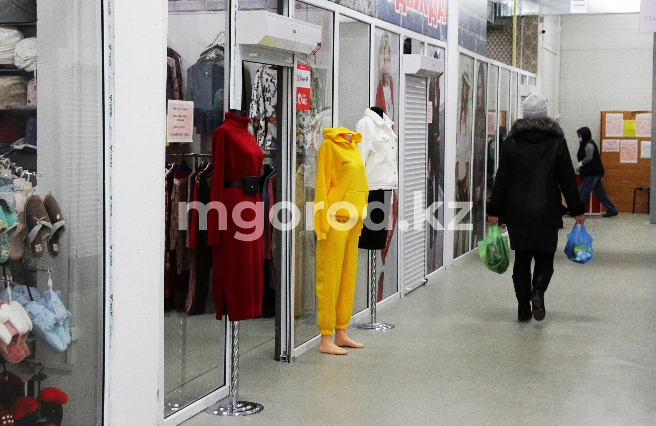 Штраф грозит предпринимателям за требование оплатить наличкой