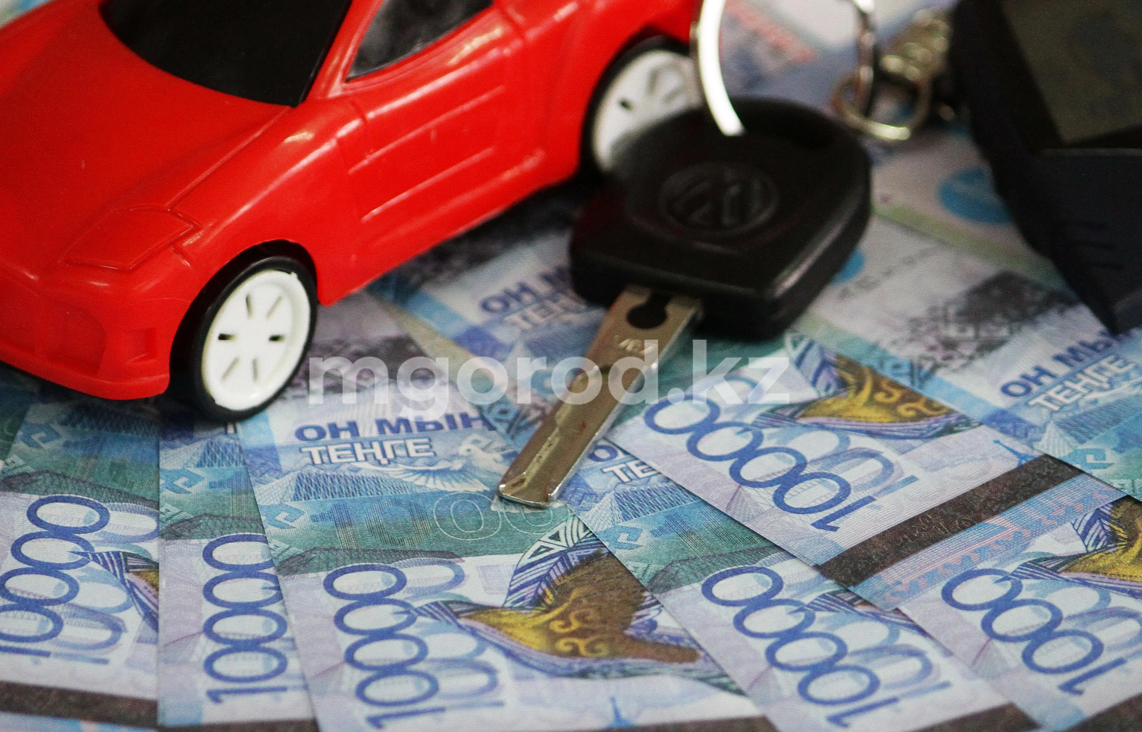 183 млн тенге налогов задолжали автовладельцы ЗКО