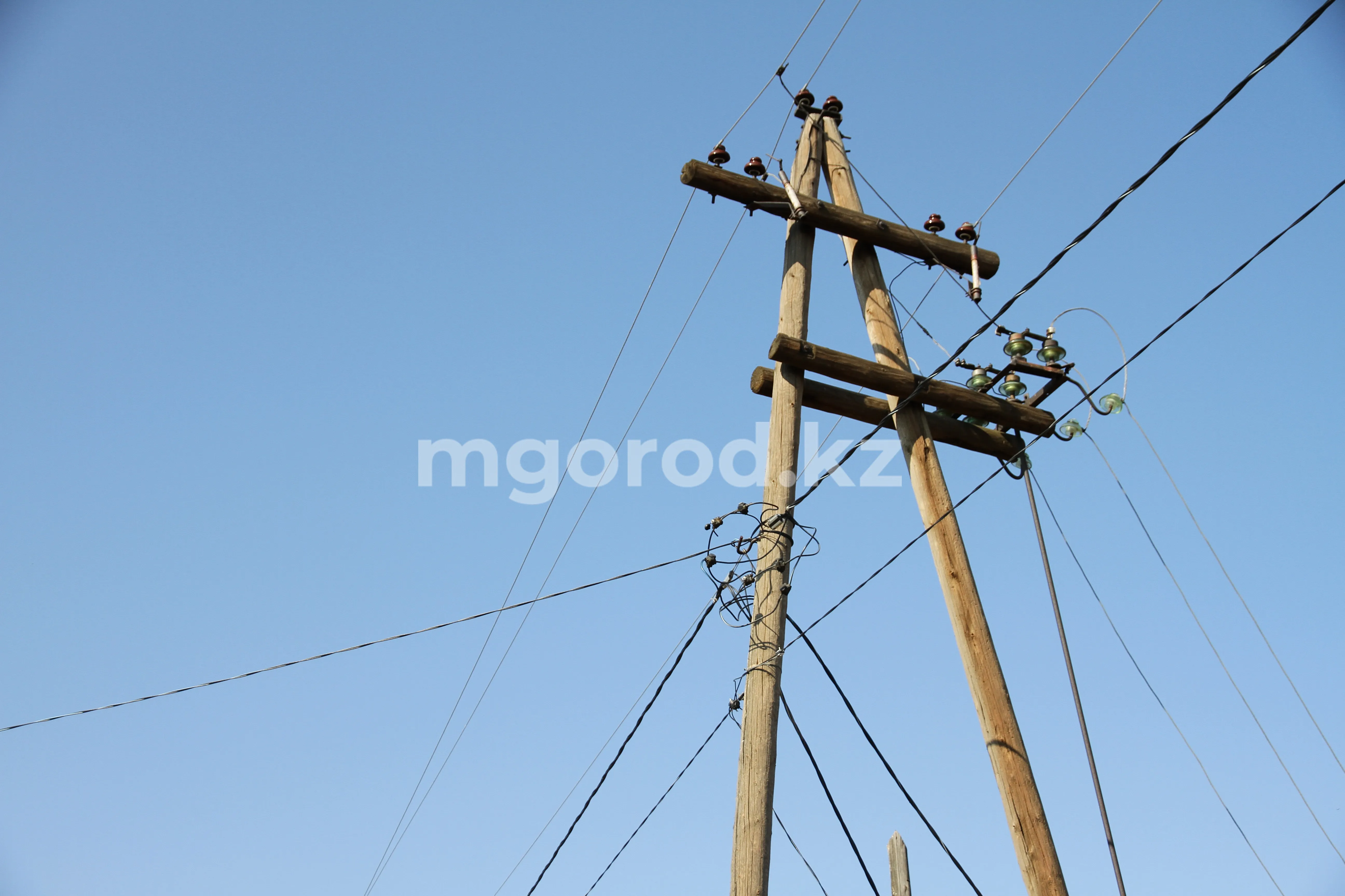 В районах Уральска отключают электричество