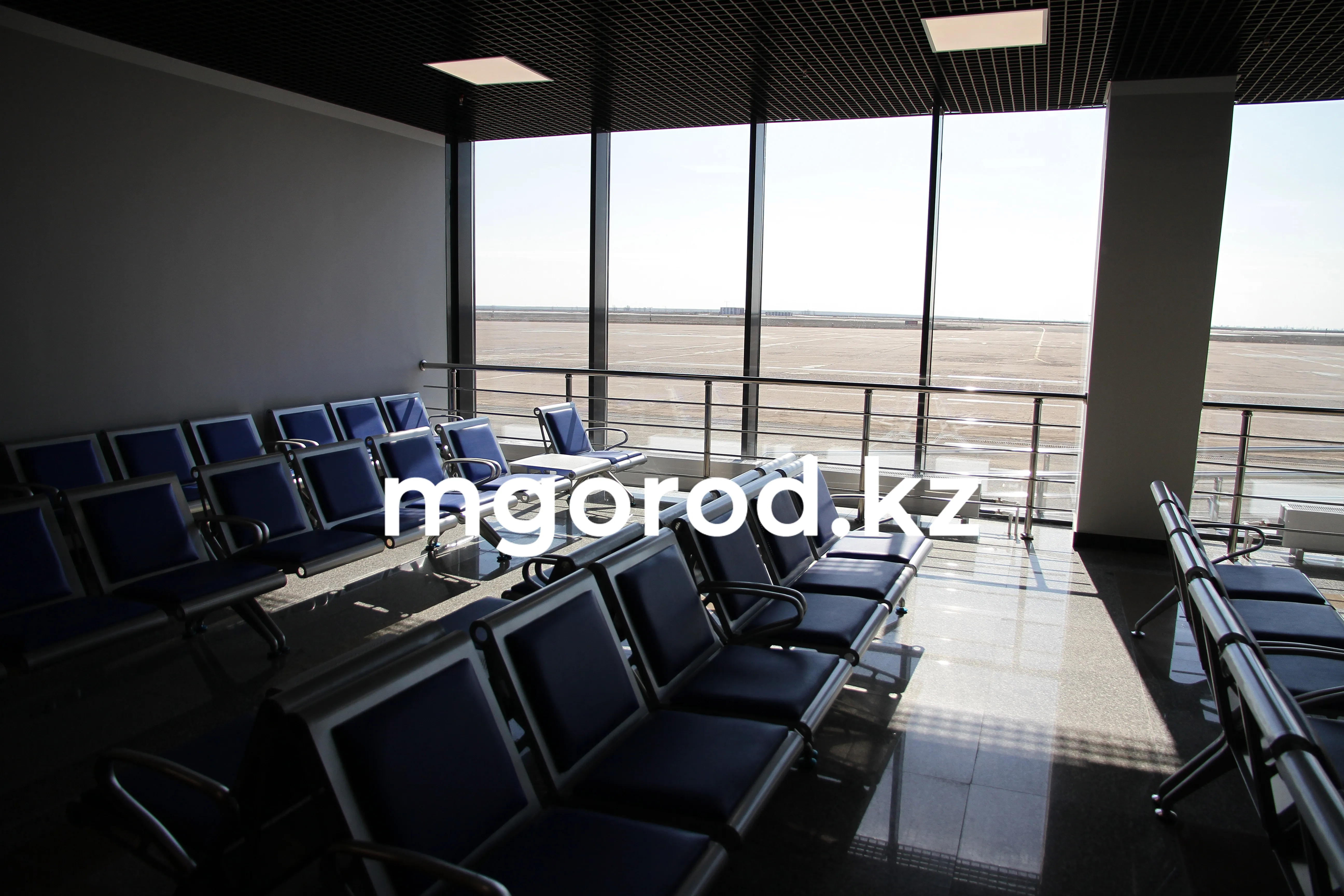 Аэропорт Актобе отменил рейсы из-за подтопления взлетной полосы