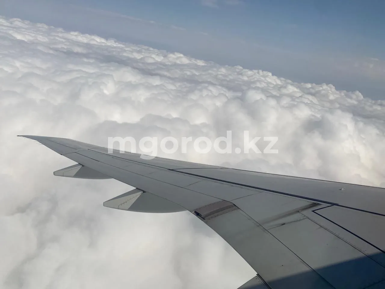 Дополнительные авиарейсы запустили из-за паводков в Атырау