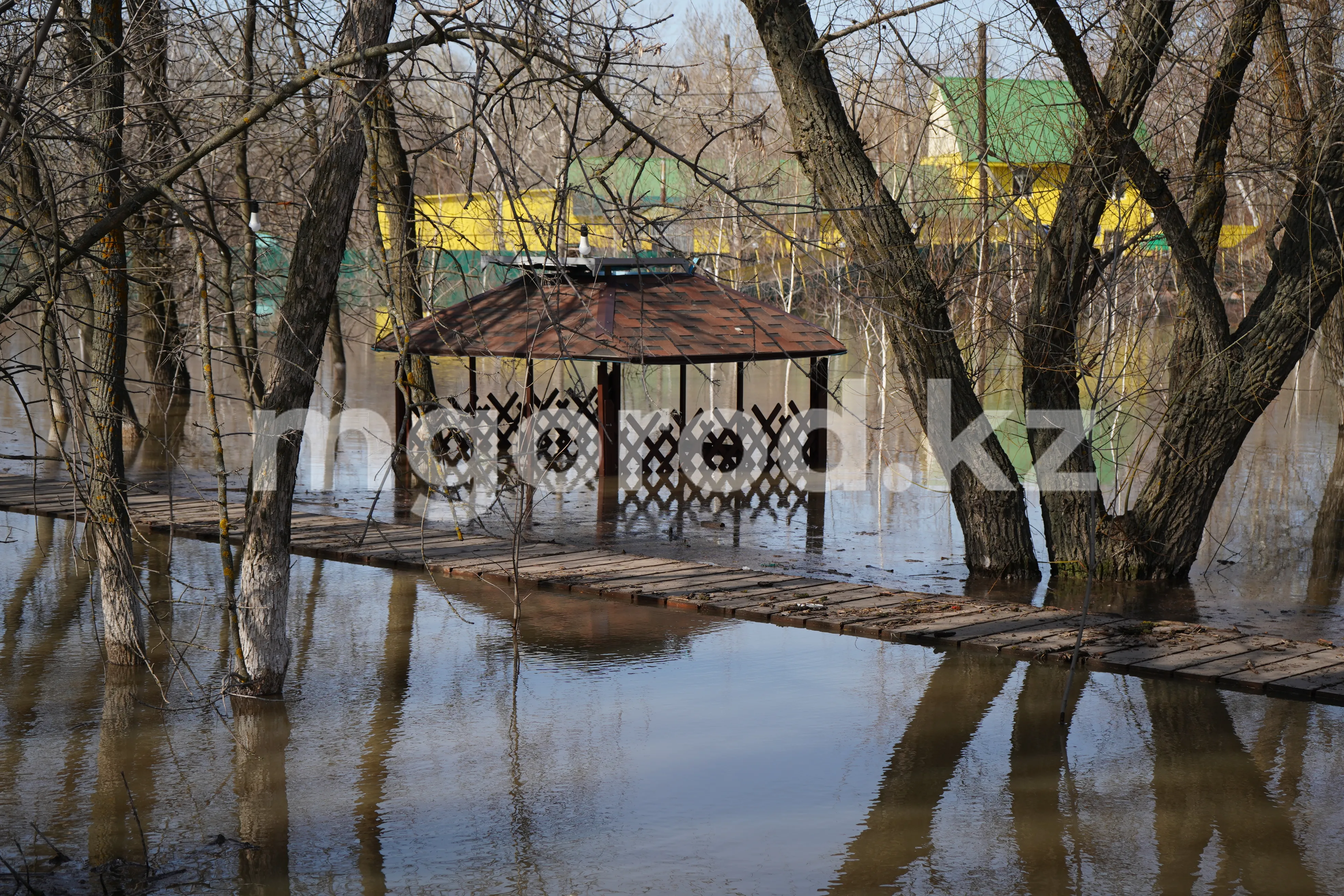 В ЗКО перехватывают сигнал радио-телеканалов из-за паводка