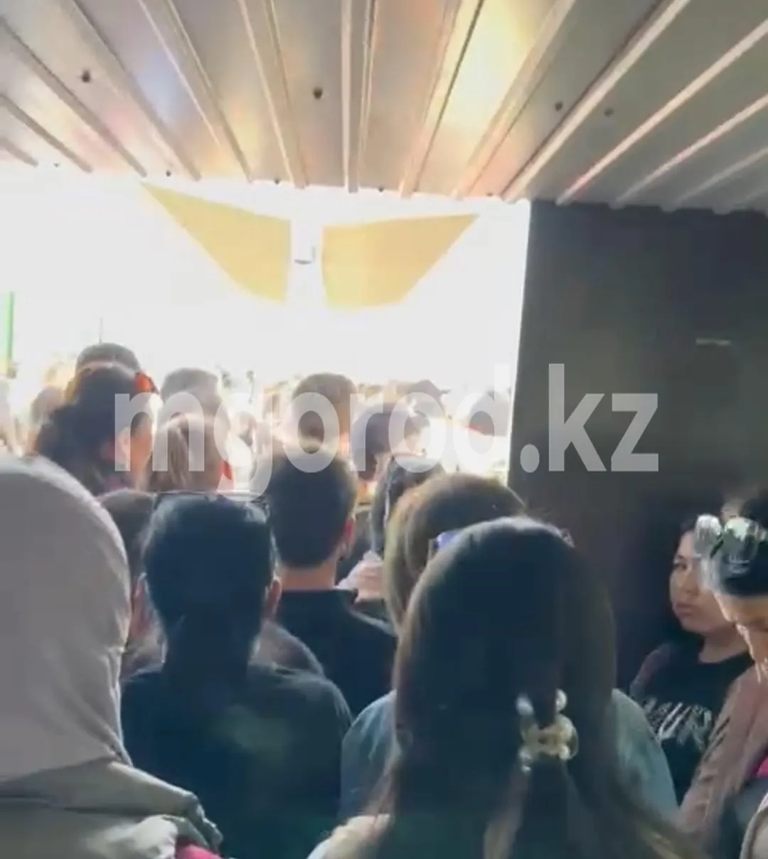 Скопление людей на вокзале Атырау прокомментировали в акимате