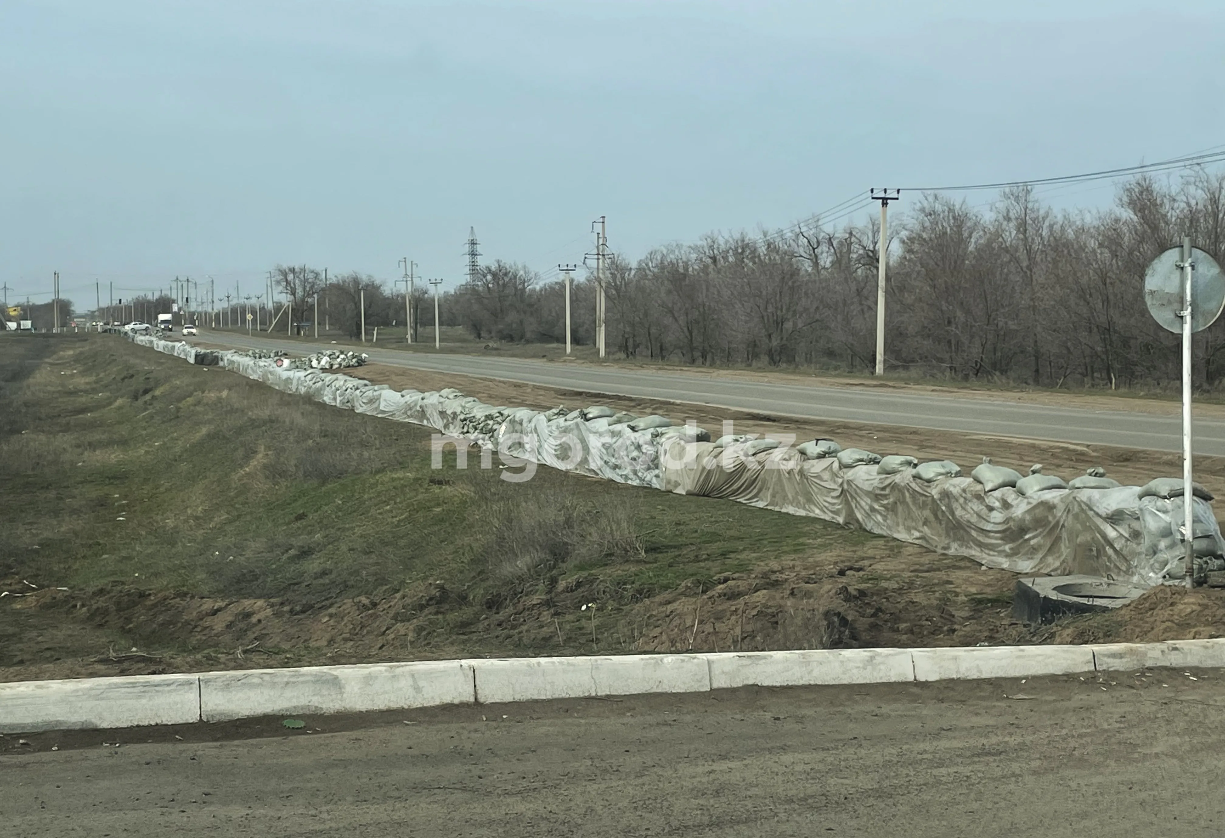 Между жителями микрорайонов Уральска вновь возник паводковый раздор