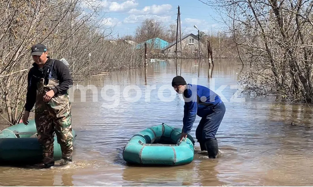 20 семей отказались от эвакуации с подтопленных дач в Уральске