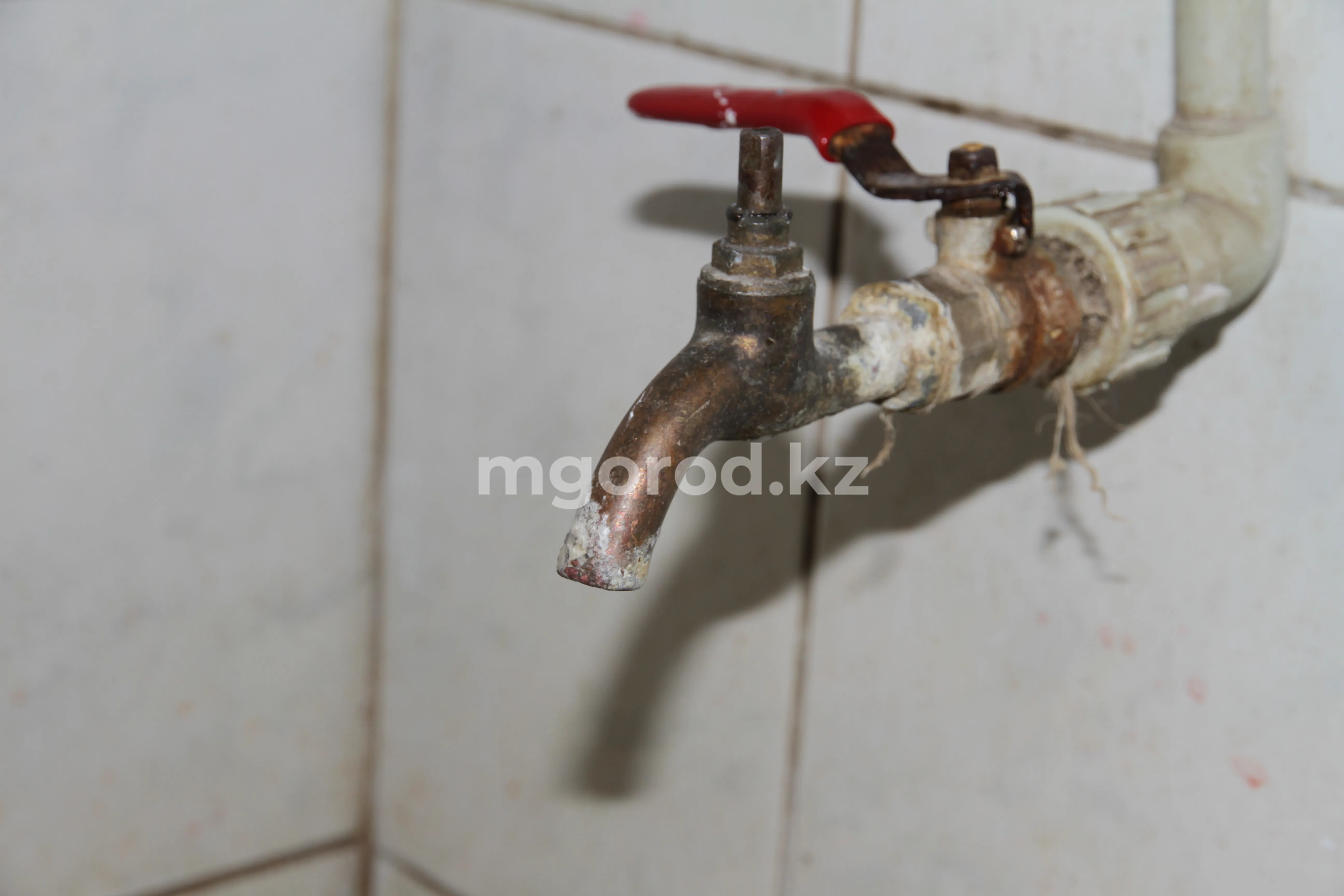 На пять месяцев отключат горячую воду в части Уральска