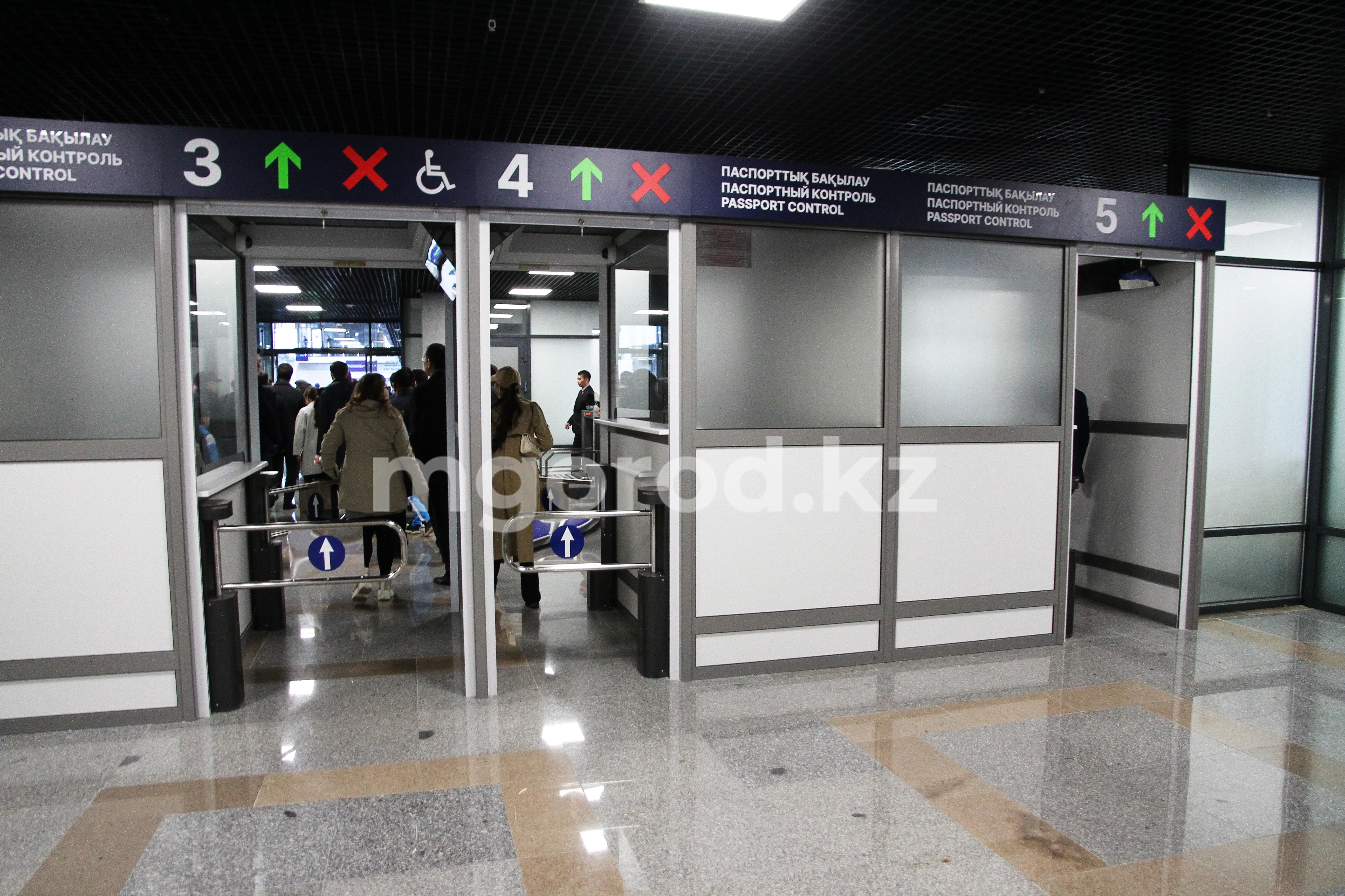 В аэропорту Уральска усилили меры авиационной безопасности