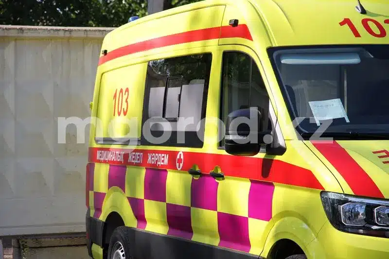 В Атырау пенсионерка подавилась долькой апельсина и пережила клиническую смерть