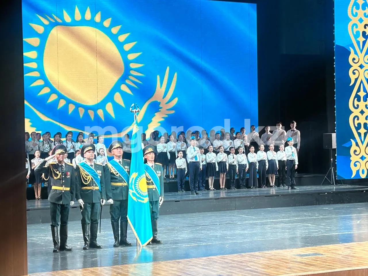 В Уральске отметили отличившихся в борьбе с паводком