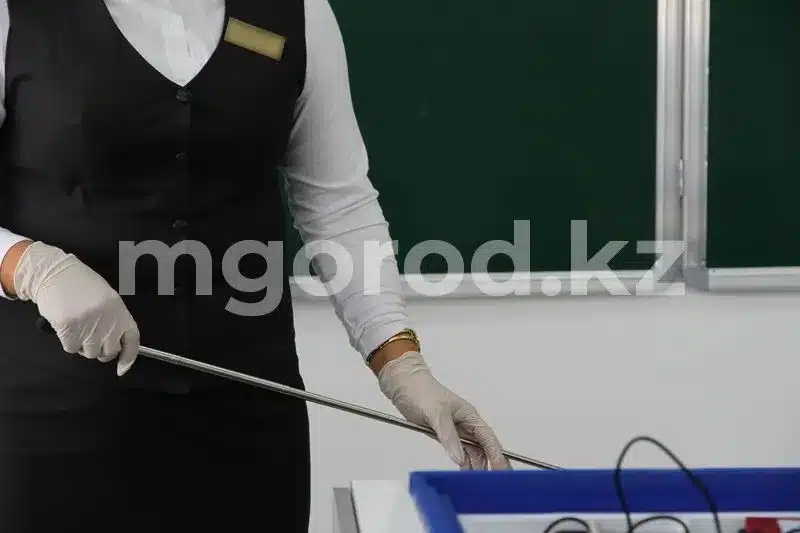 Доплаты педагогам, льготы военным: Президент подписал закон