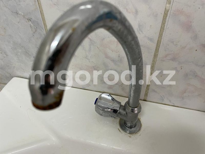 В восьми многоэтажках Уральска отключат горячую воду