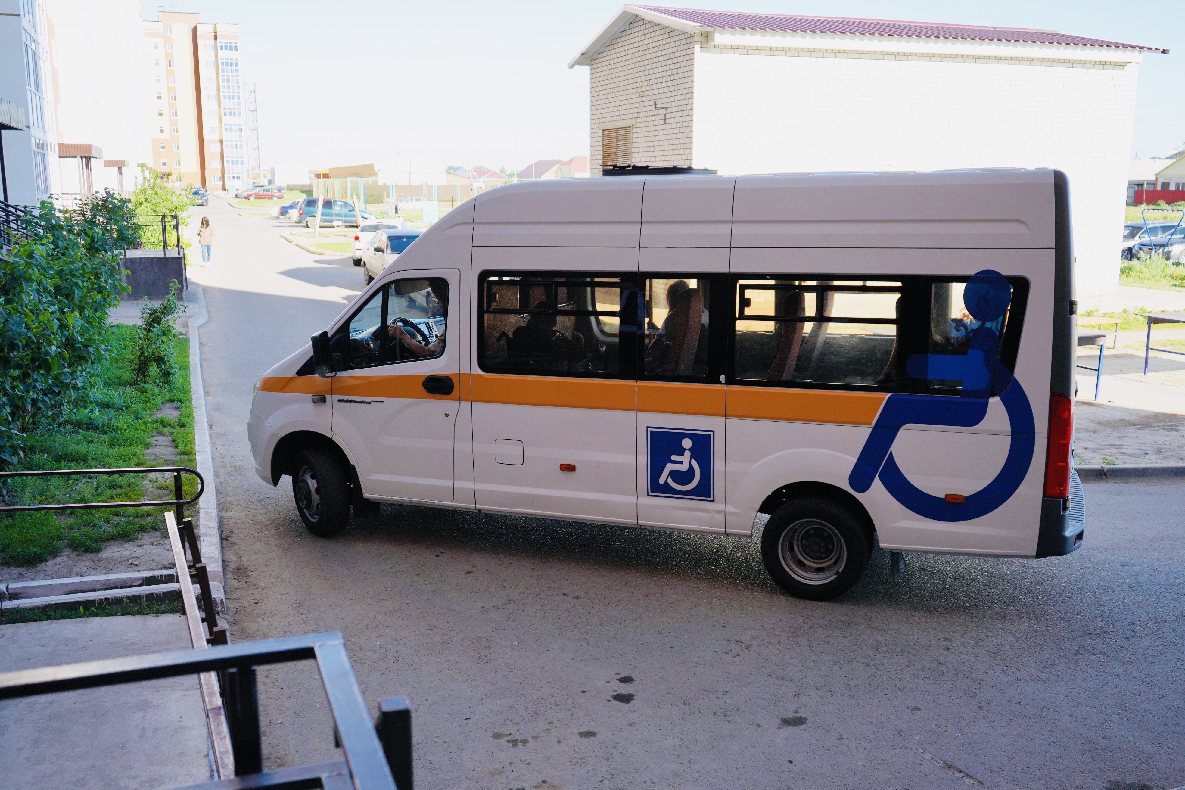 ОО "Белый Парус": Доступные и безопасные перевозки для людей с ограниченными возможностями