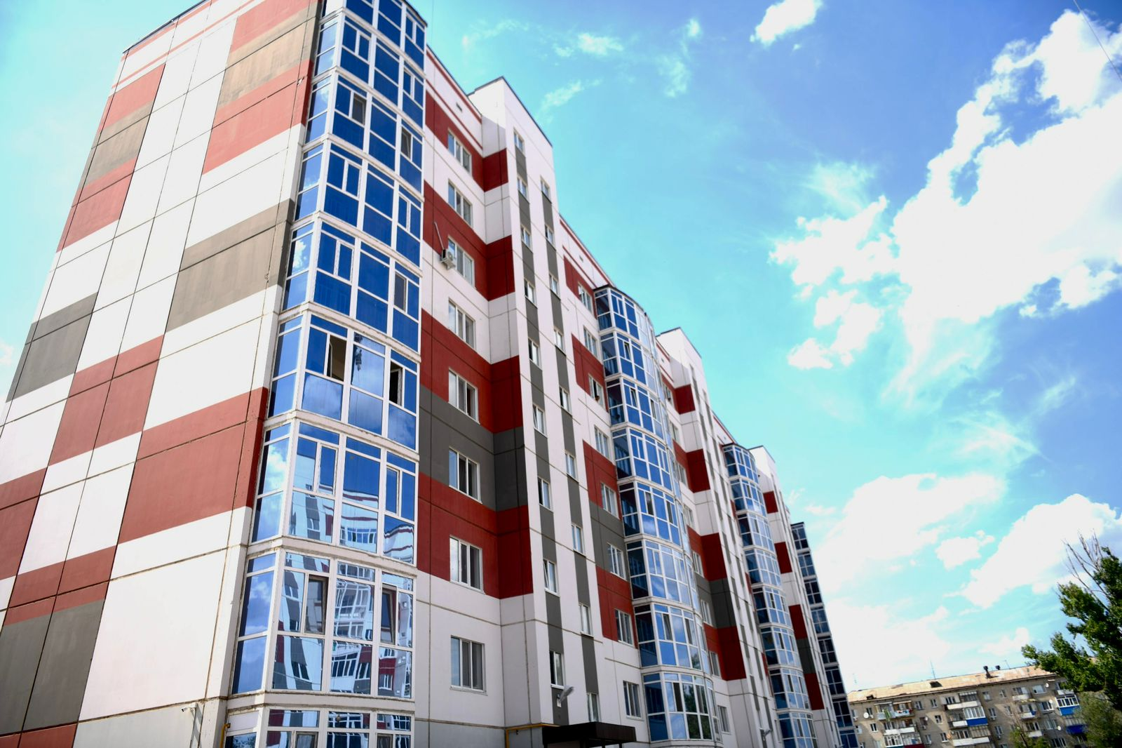 Пострадавшим от паводка дачникам Уральска продолжают выдавать жилье