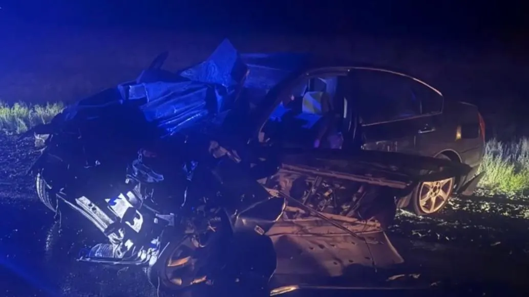 Два человека погибли после столкновения грузовика и легковушки в Атырауской области