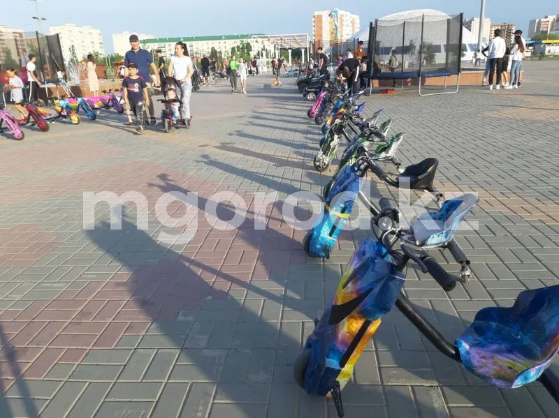 Площадь первого президента в Уральске на время очистили от стихийной торговли