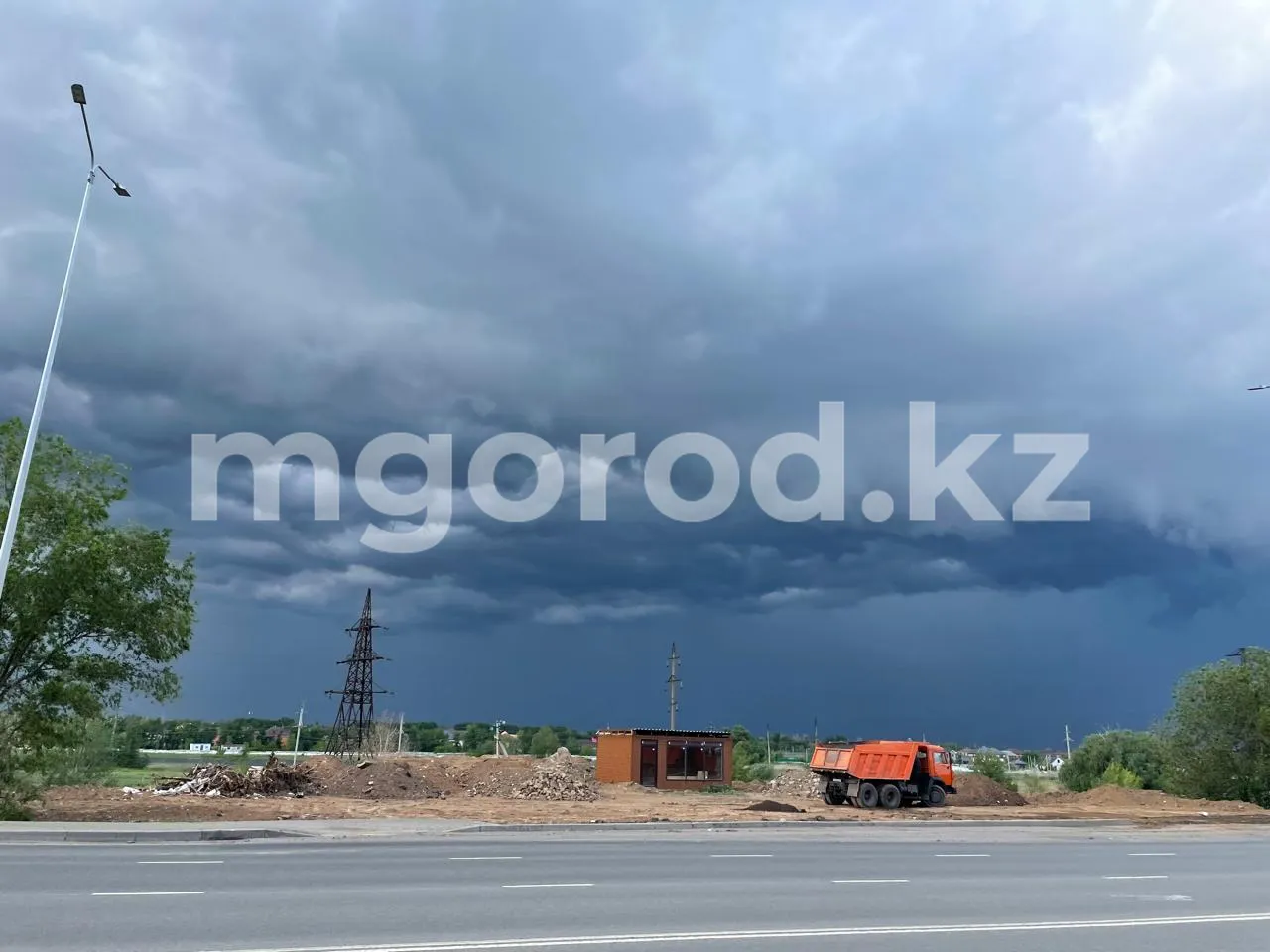 Гроза и жара: погода на 15 июня в ЗКО