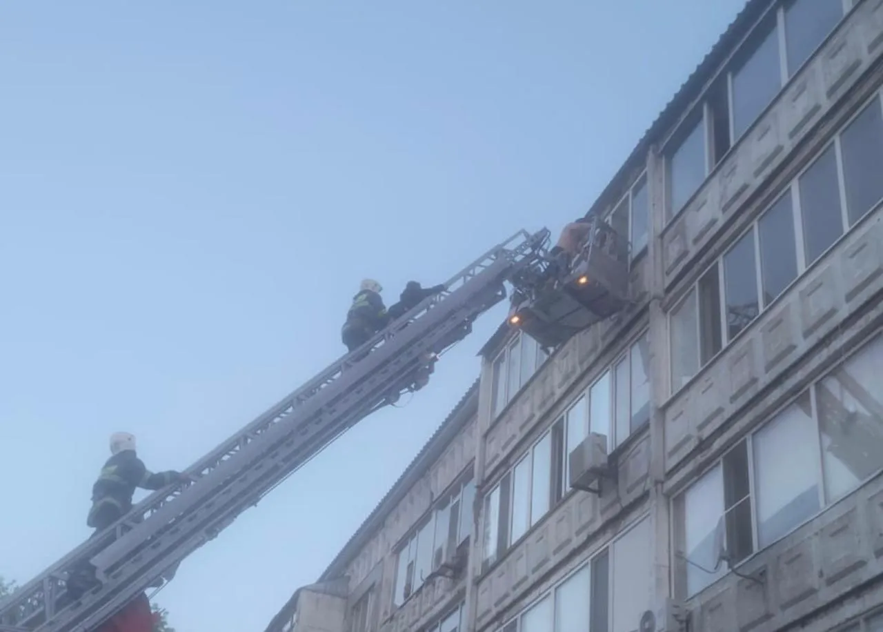 Тело мужчины обнаружили после тушения пожара в квартире в Аксае