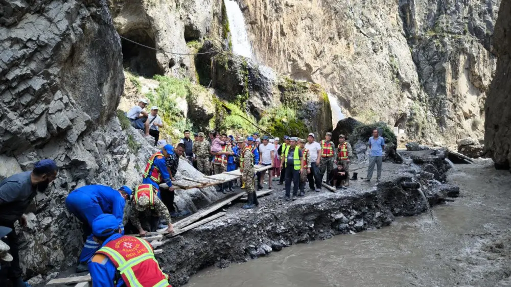 Сель в Кыргызстане: найдены тела детей из Казахстана