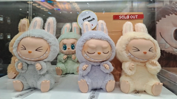 Исследователи предупредили о смертельной опасности поддельных игрушек Лабубу