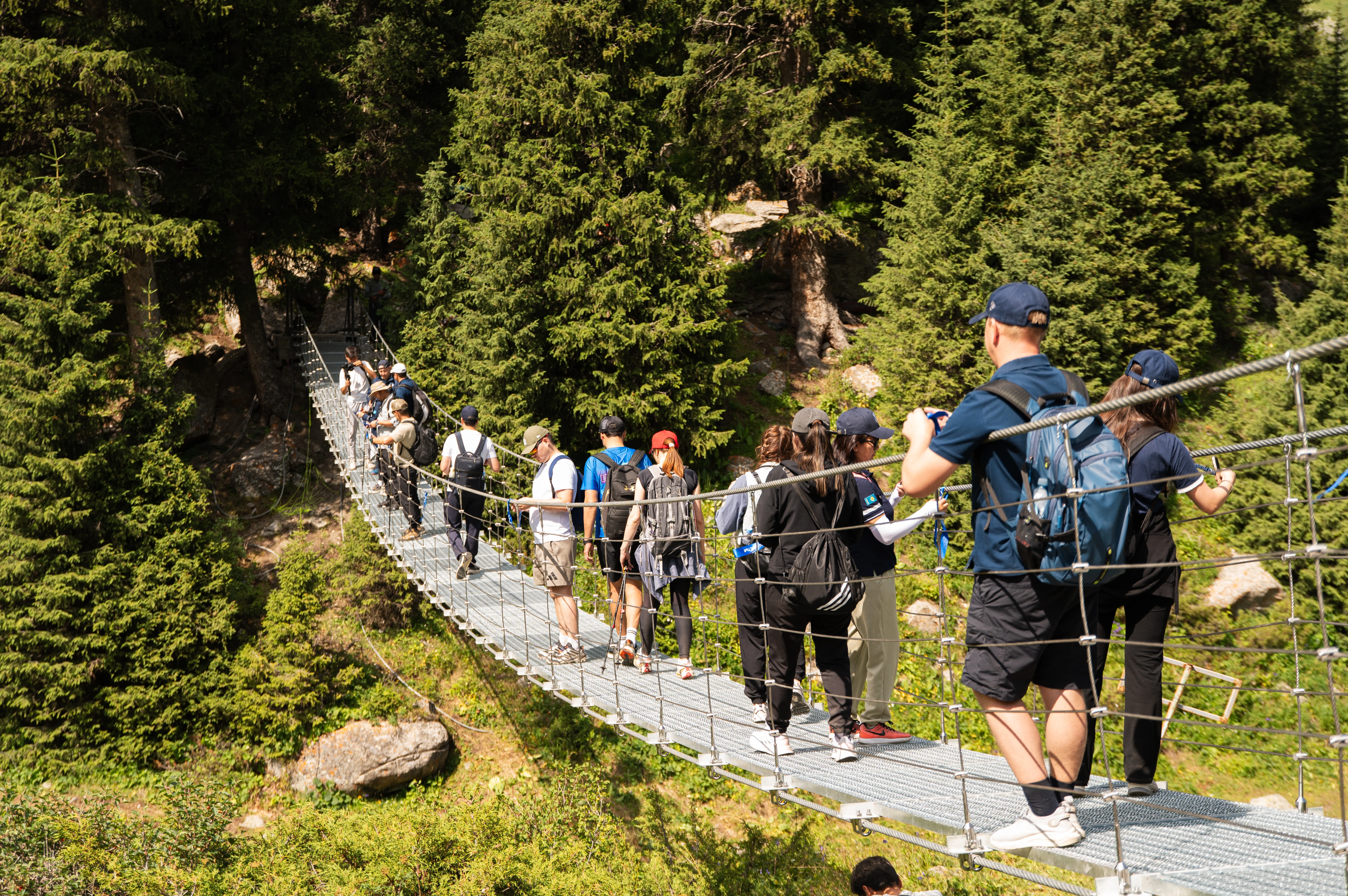 «Тропы счастья»: BI Group дарит Алматы благоустроенный горный маршрут и один из самых высокогорных навесных мостов Казахстана