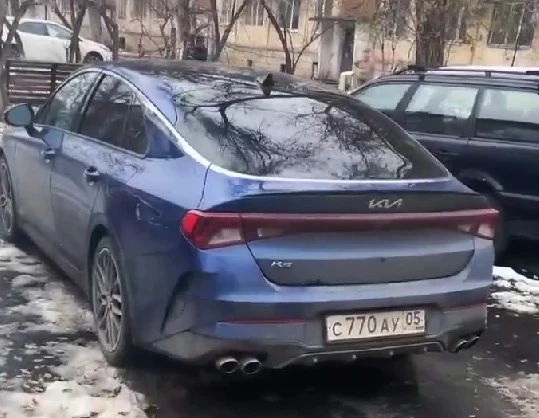 Иномарку с поддельными номерами задержали в Уральске