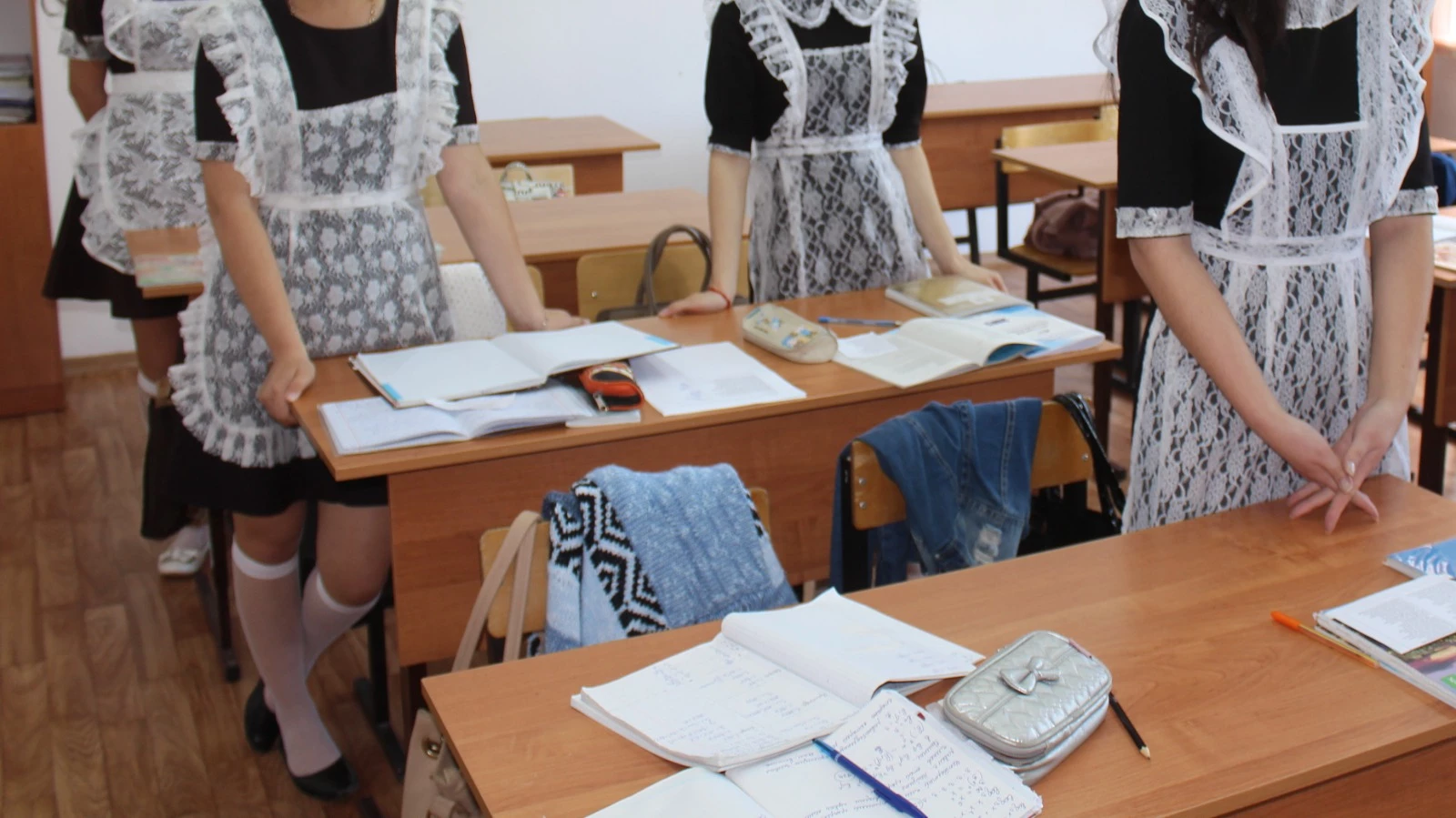 Девочка прогуливала школу в Актау: отца оштрафовали