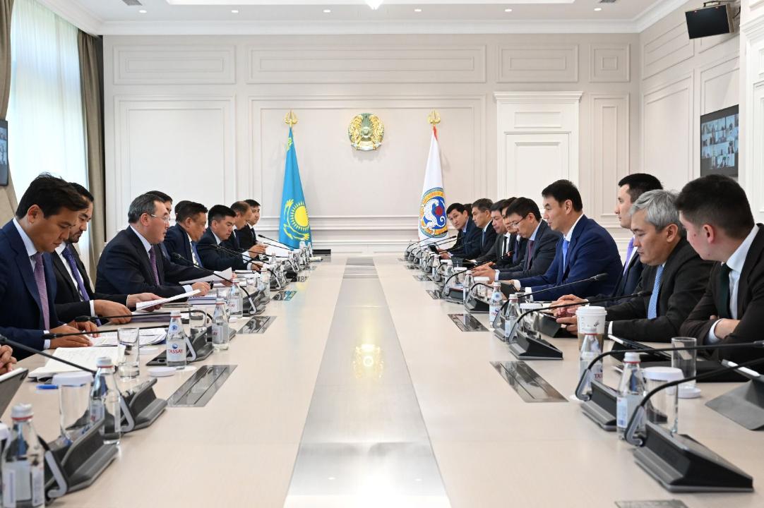 Экология, дороги и туризм: ключевые задачи обсудили на заседании Местного совета Алматинской агломерации