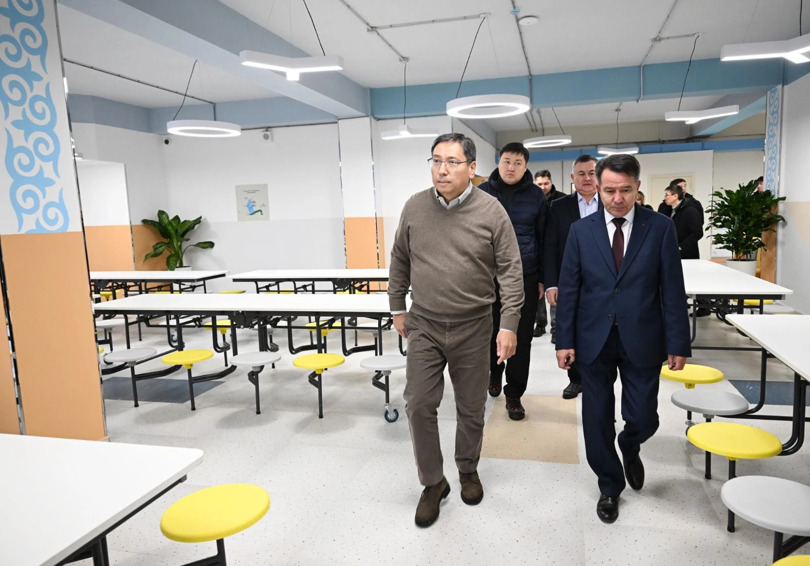 Ерболат Досаев ознакомился с ходом строительства новой школы на 2000 мест в Алатауском районе