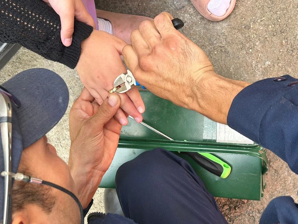 Спасатели Атырау помогли 11-летней девочке