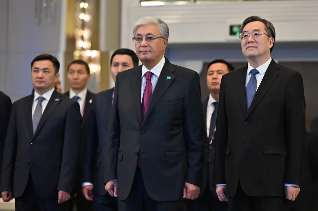 Токаев в режиме онлайн открыл завод по производству компонентов для ветроэнергетики