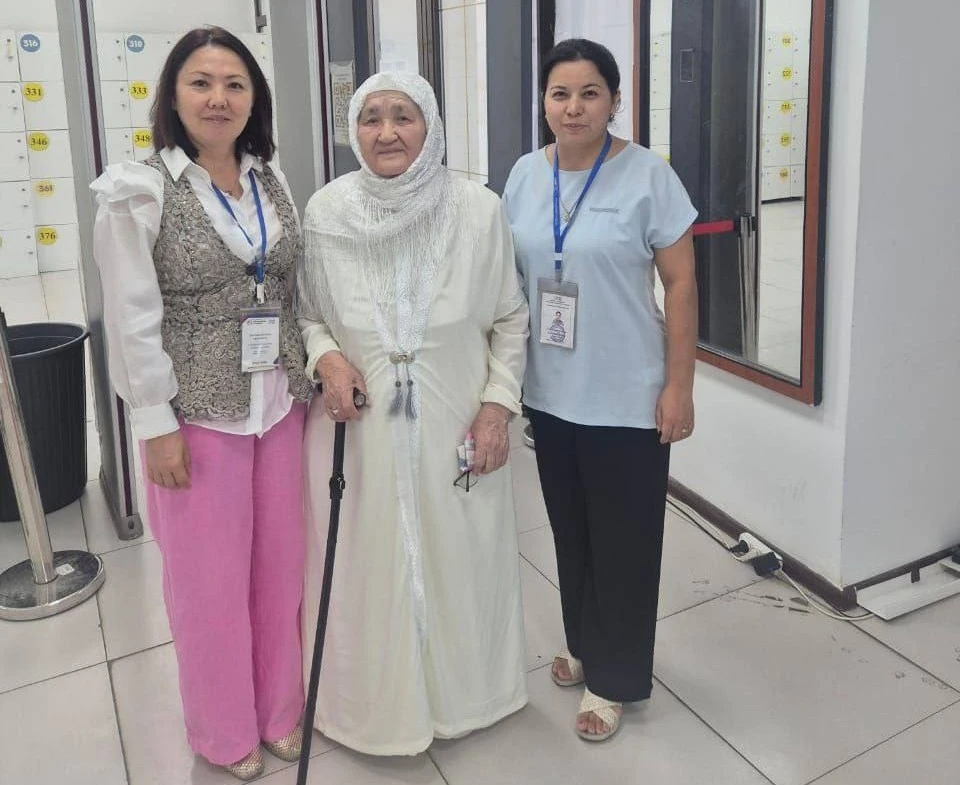 85-летняя бабушка из Казахстана решила сдать ЕНТ и поступить в университет 📷