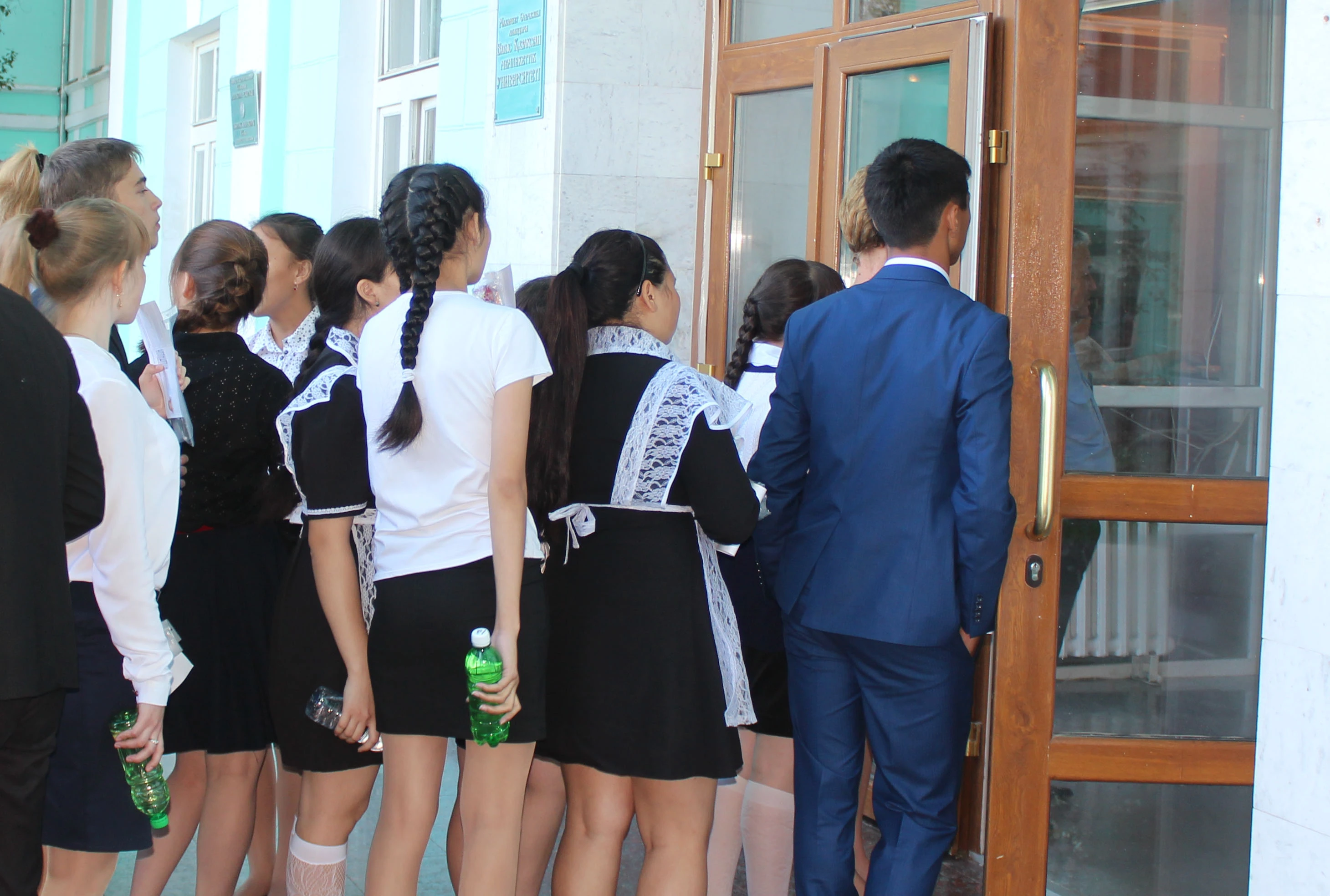 Больше половины выпускников школ Бурлинского района получили образовательные гранты